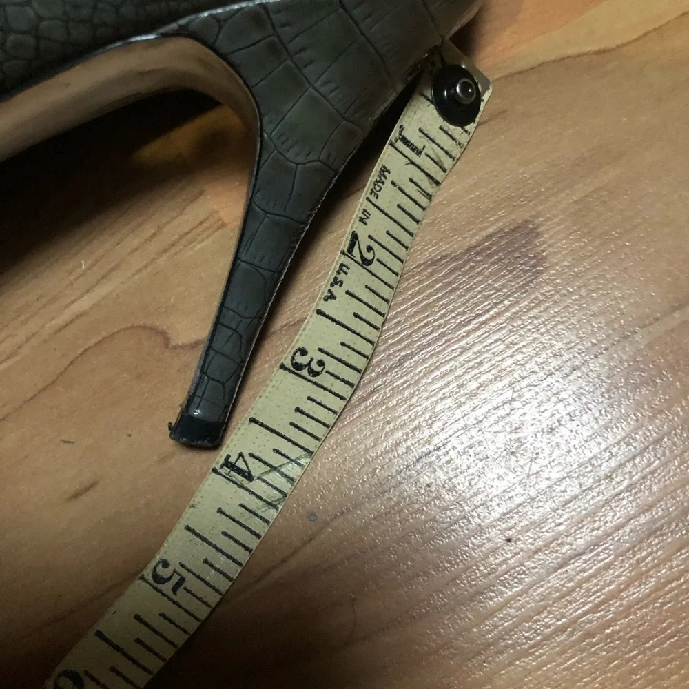 Jessica Simpson Round Toe Pump - Picture 7 of 10
